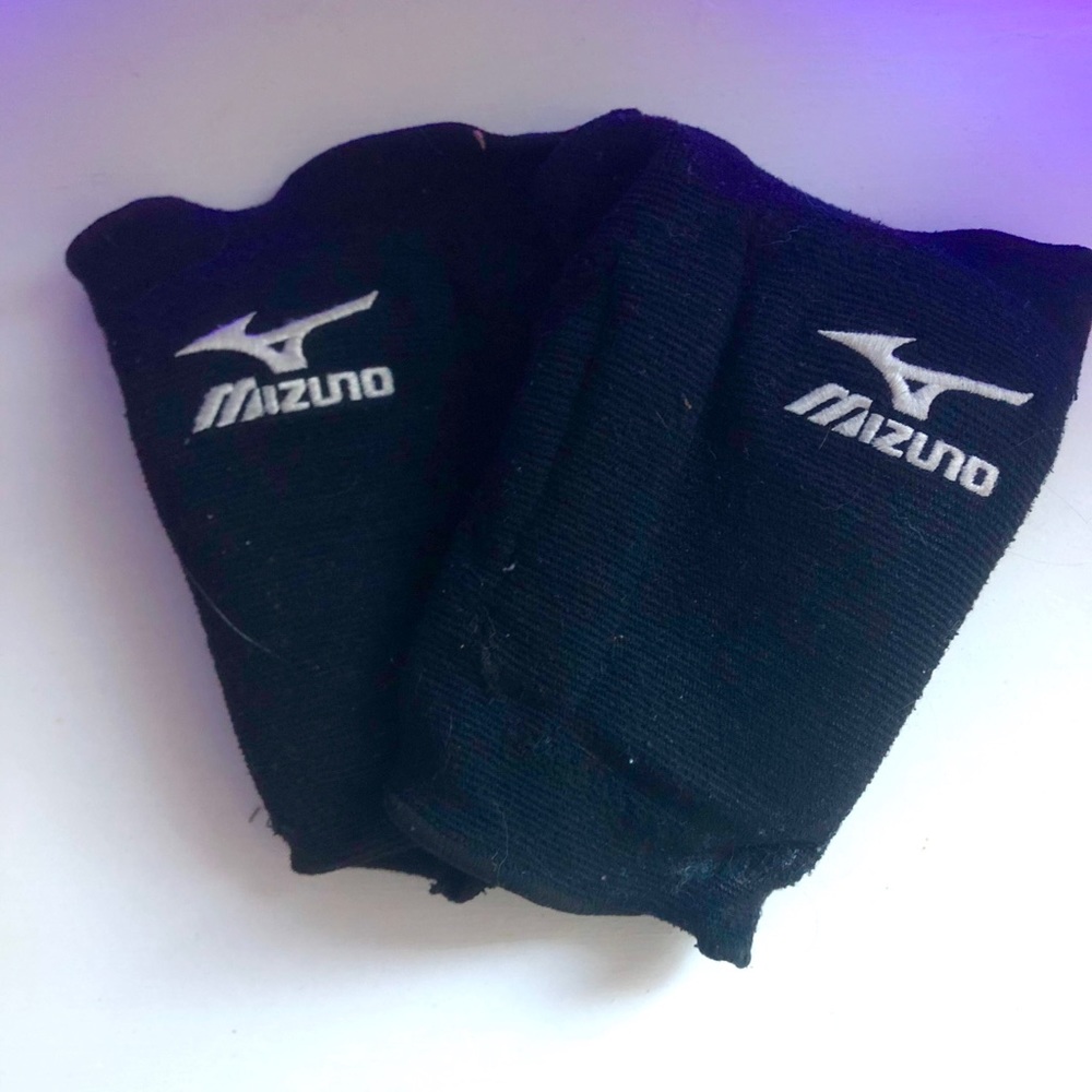 KNEE PADS